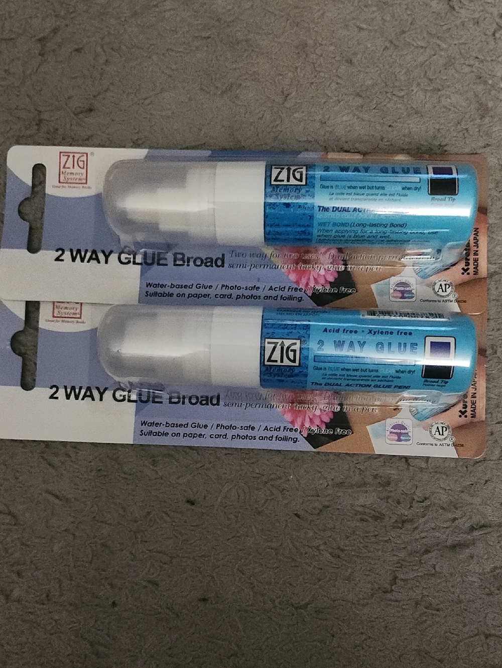 2 ZIG 2-Way Glue Broad Pen